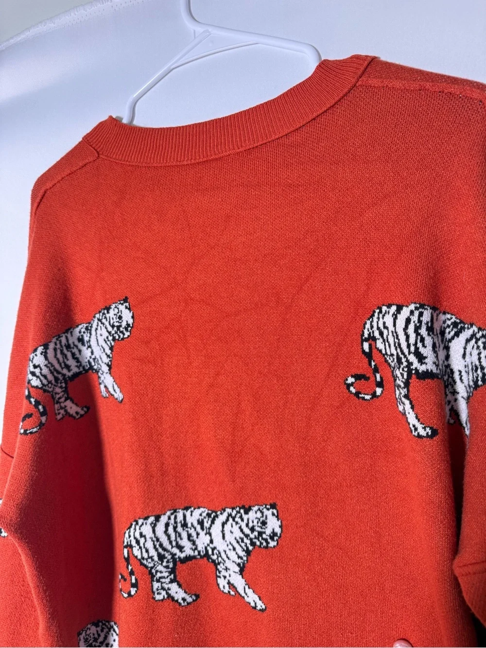 Source Unknown Orange Crewneck Sweater with Black-and-White Tiger Motif